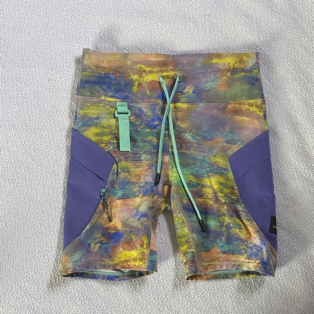 Lululemon cargo super high rise hiking shorts 8”